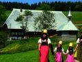 1055-Trachtenfamilie im Schwarzwald